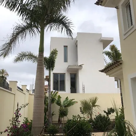 Juliana Apartman *